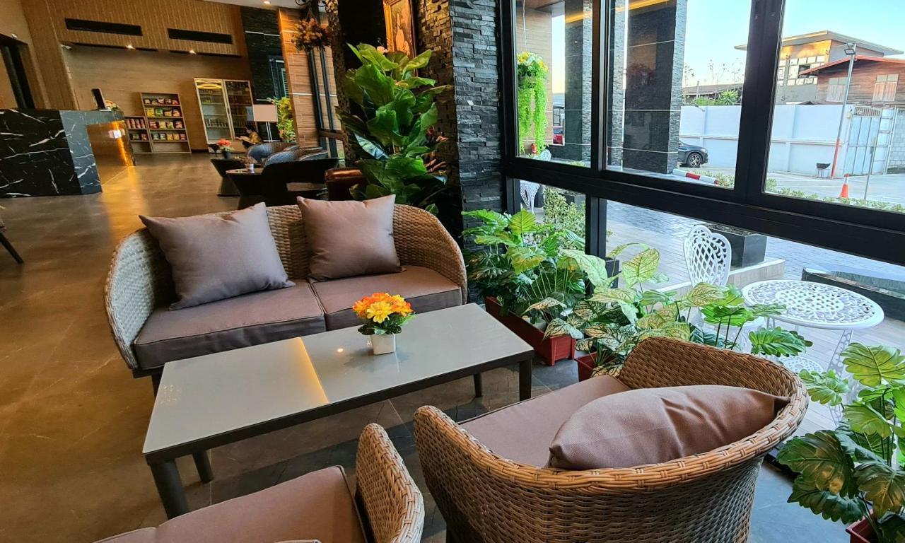 The Room Boutique Hotel Sakon Nakhon Exterior foto
