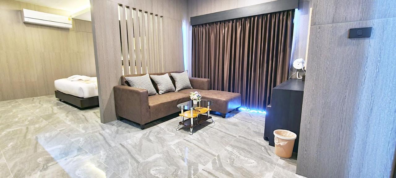 The Room Boutique Hotel Sakon Nakhon Exterior foto